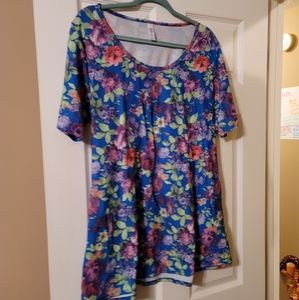 Lularoe perfect tee